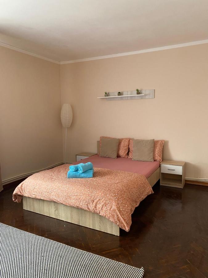 Апартаменти Apartament Leya Дева Екстер'єр фото